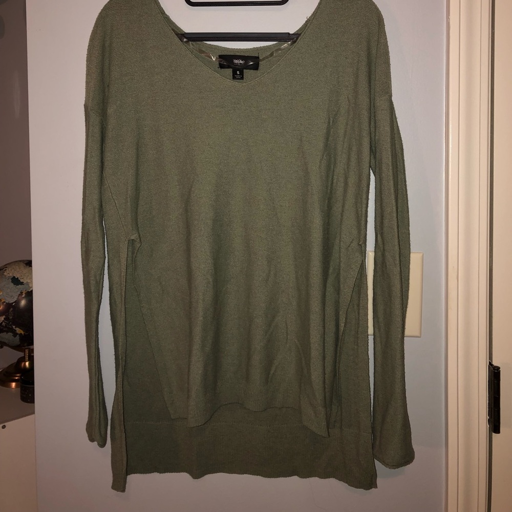 Mossimo light sweater.